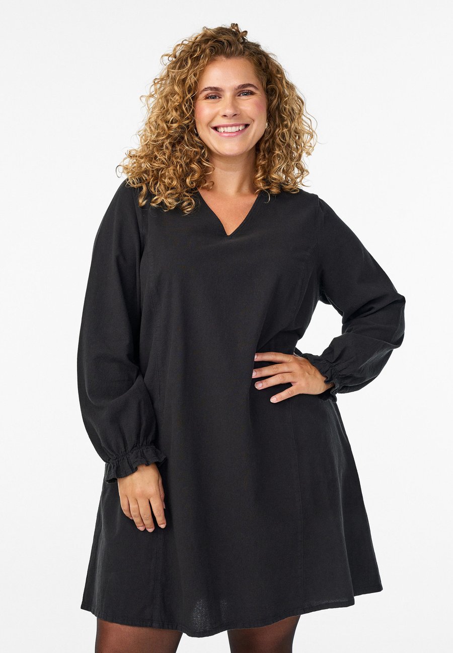 Платье Zizzi MIT V-AUSSCHNITT, Black
Платье Zizzi MIT V-AUSSCHNITT, Black