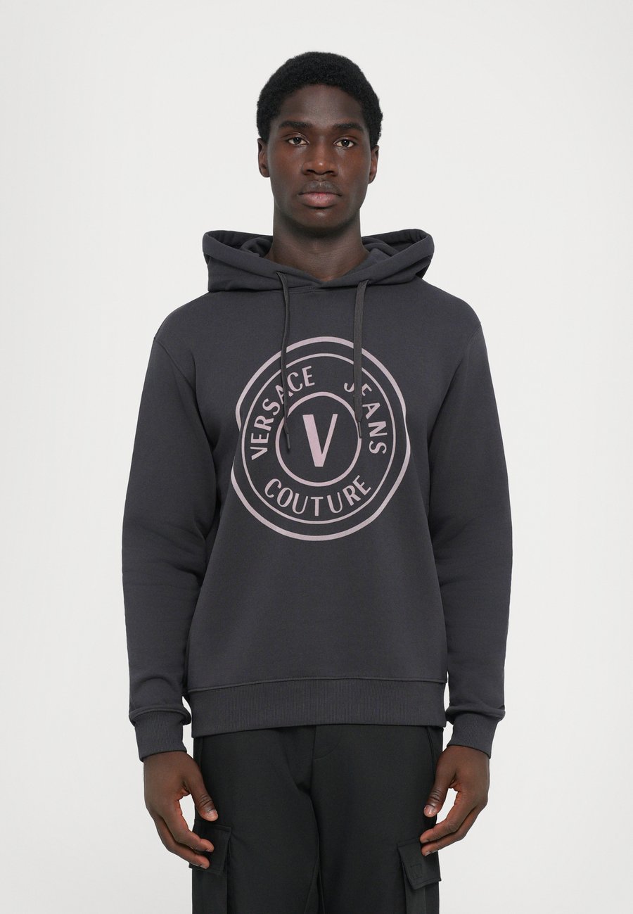 Худи Versace Jeans Couture EMBLEM, Grigio Fumo/Grey
Худи Versace Jeans Couture EMBLEM, Grigio Fumo/Grey