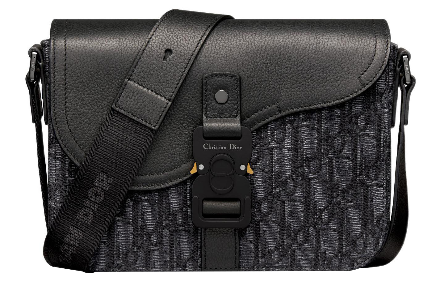 DIOR Черная мужская сумка через плечо из зерненой телячьей кожи
DIOR Черная мужская сумка через плечо из зерненой телячьей кожи
