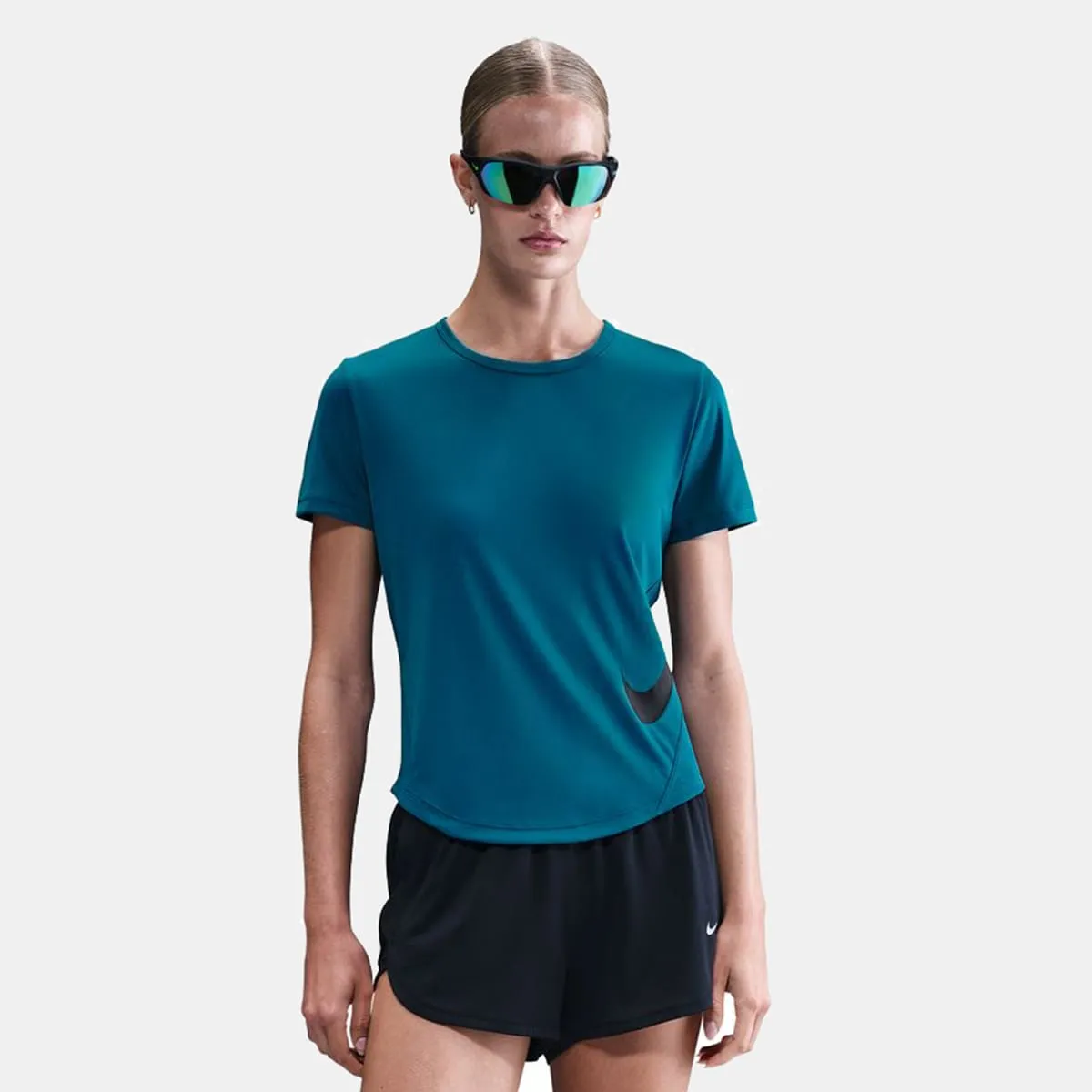 Женская футболка Tempo Swoosh Nike, зеленый
Женская футболка Tempo Swoosh Nike, зеленый