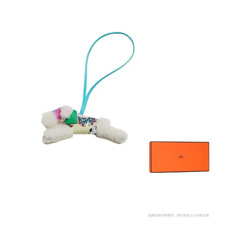 HERMES Бараний мех, шелковый кулон унисекс белый, White 
HERMES Бараний мех, шелковый кулон унисекс белый, White