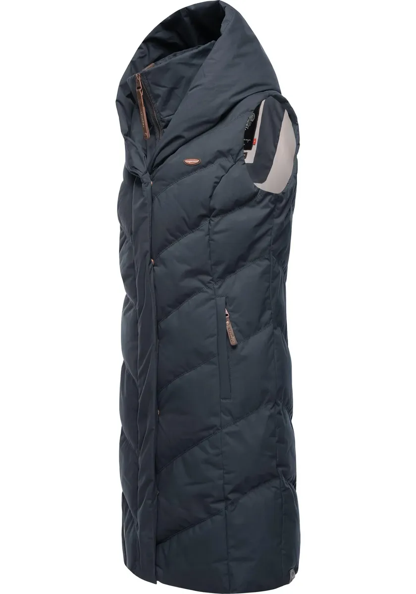 Теплый жилет "Наталка Жилет", стильный, стеганый зимний жилет с капюшоном на подкладке Ragwear, цвет морской волны, Синий, Теплый жилет "Наталка Жилет", стильный, стеганый зимний жилет с капюшоном на подкладке Ragwear, цвет морской волны
Теплый жилет "Наталка Жилет", стильный, стеганый зимний жилет с капюшоном на подкладке Ragwear, цвет морской волны, Синий, Теплый жилет "Наталка Жилет", стильный, стеганый зимний жилет с капюшоном на подкладке Ragwear, цвет морской волны