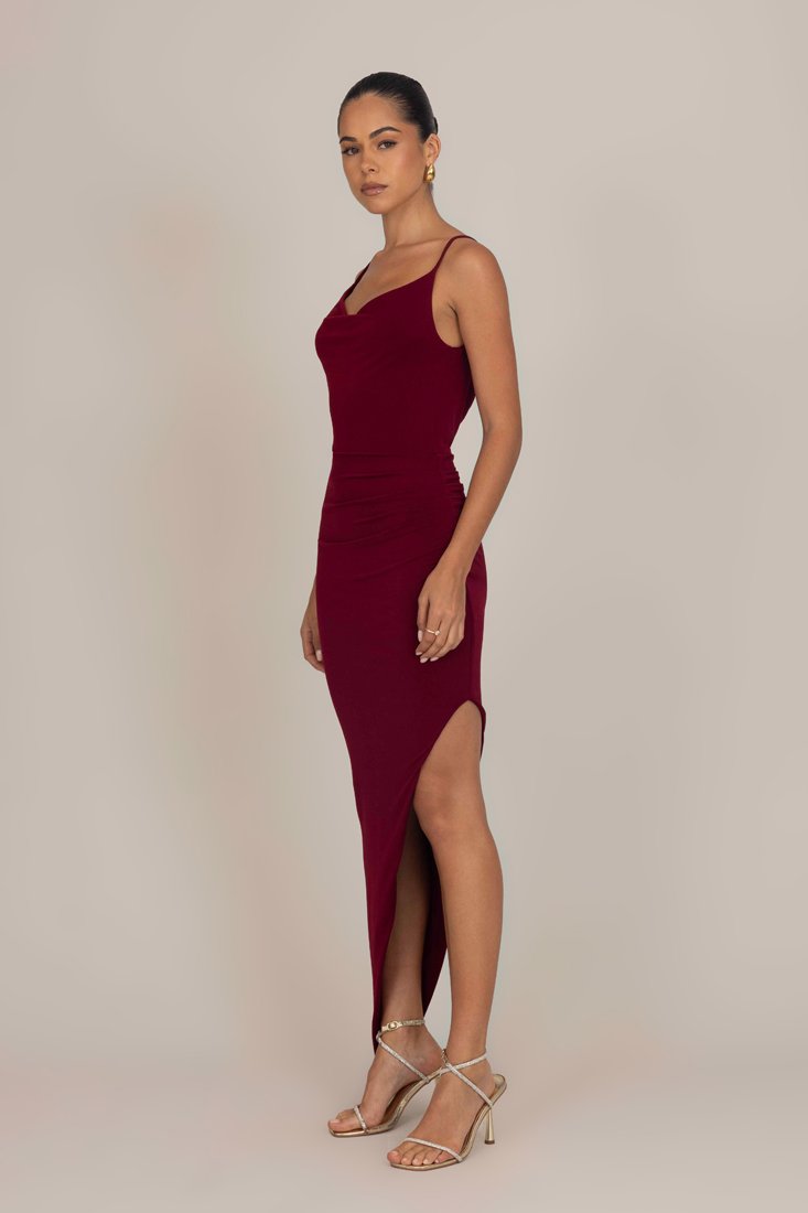 Платье WAL G. TASHA ASSYMETRIC, Wine/Bordeaux
Платье WAL G. TASHA ASSYMETRIC, Wine/Bordeaux