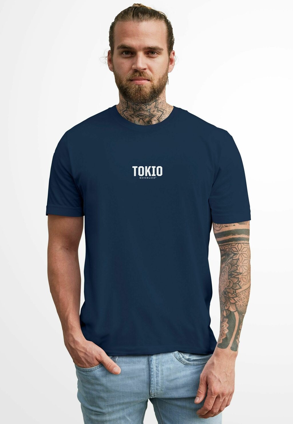 Футболка с принтом BACK TOKYO JAPAN JAPANISCHE SCHRIFTZEICHEN GRAFIK FASHION STREETSTYLE Neverless, темно-синий
Футболка с принтом BACK TOKYO JAPAN JAPANISCHE SCHRIFTZEICHEN GRAFIK FASHION STREETSTYLE Neverless, темно-синий