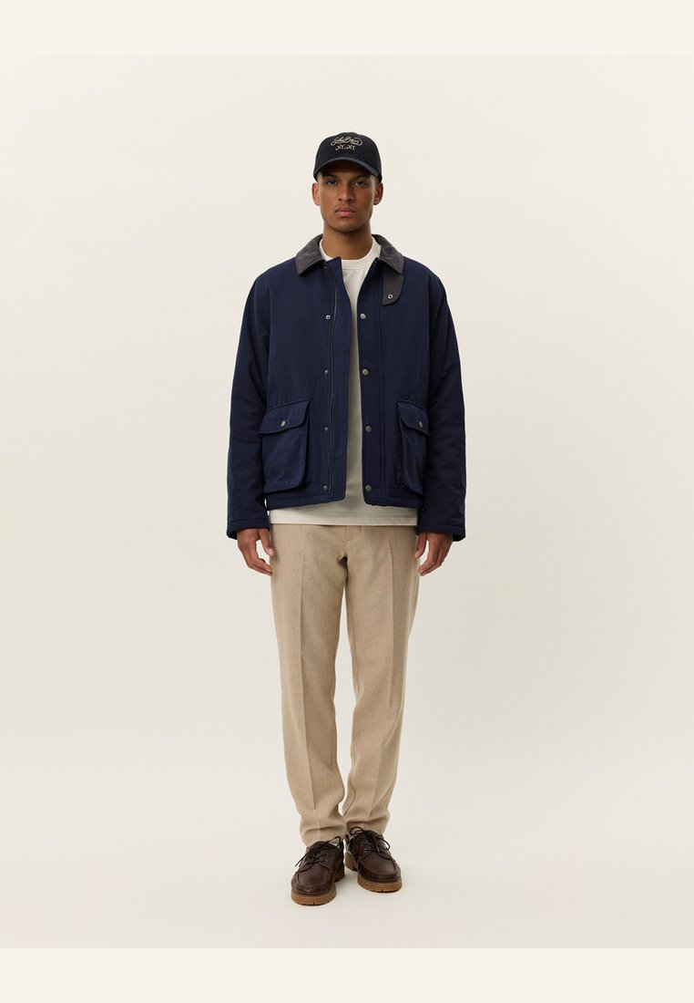 Куртка Les Deux MONTANA, Dark Navy/Dark Blue
Куртка Les Deux MONTANA, Dark Navy/Dark Blue