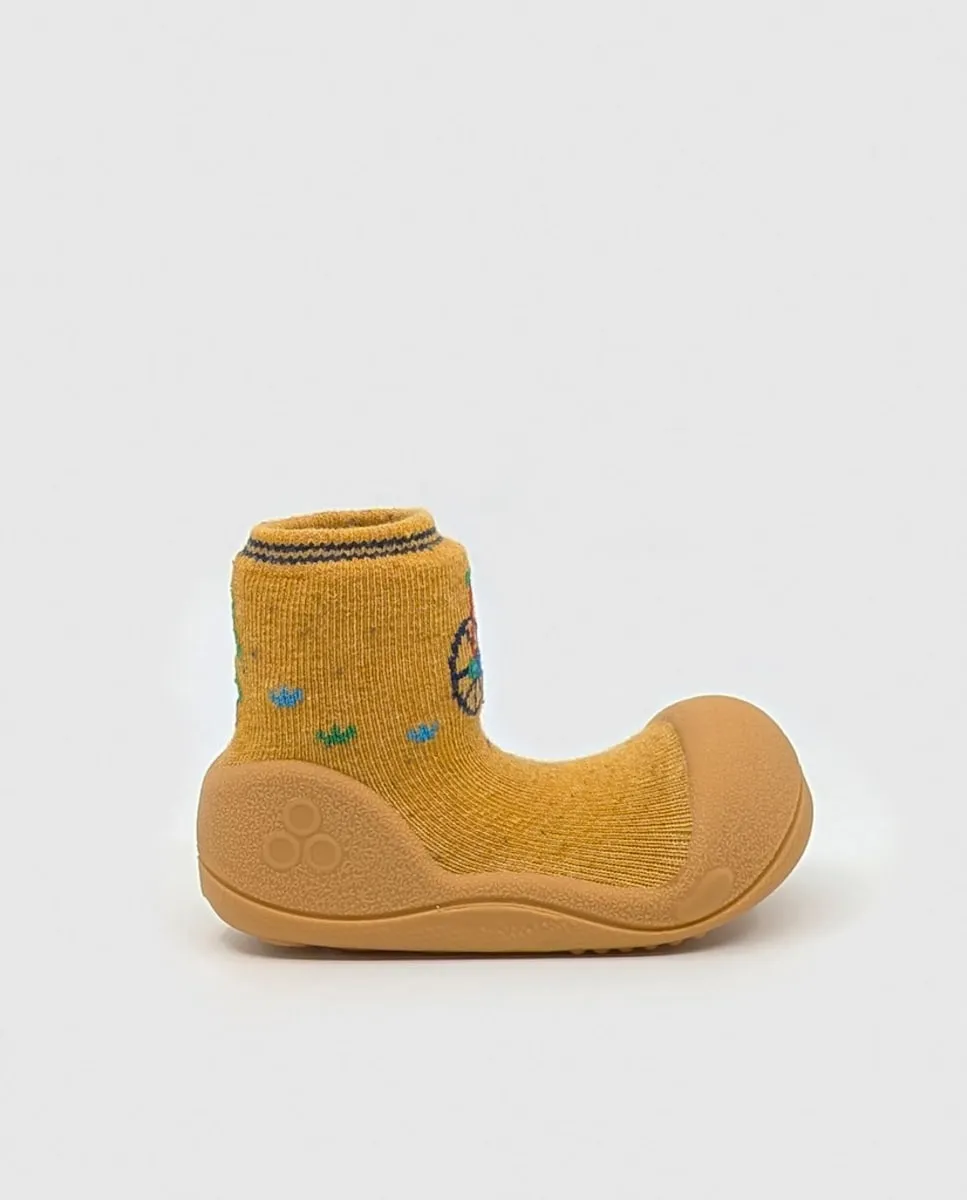 Детские хлопковые пинетки горчичного цвета с рисунком велосипеда Attipas
Детские хлопковые пинетки горчичного цвета с рисунком велосипеда Attipas