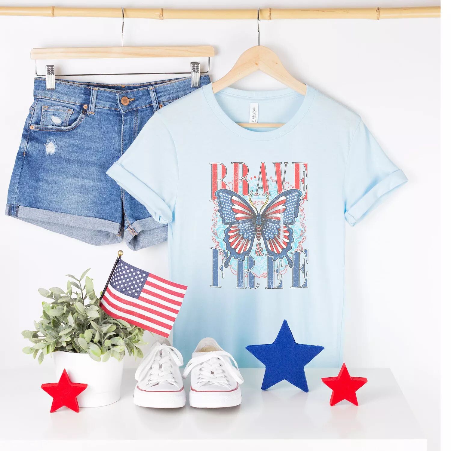 Футболка Brave Butterfly с короткими рукавами и рисунком Simply Sage Market, Серый, Футболка Brave Butterfly с короткими рукавами и рисунком Simply Sage Market 
Футболка Brave Butterfly с короткими рукавами и рисунком Simply Sage Market, Серый, Футболка Brave Butterfly с короткими рукавами и рисунком Simply Sage Market