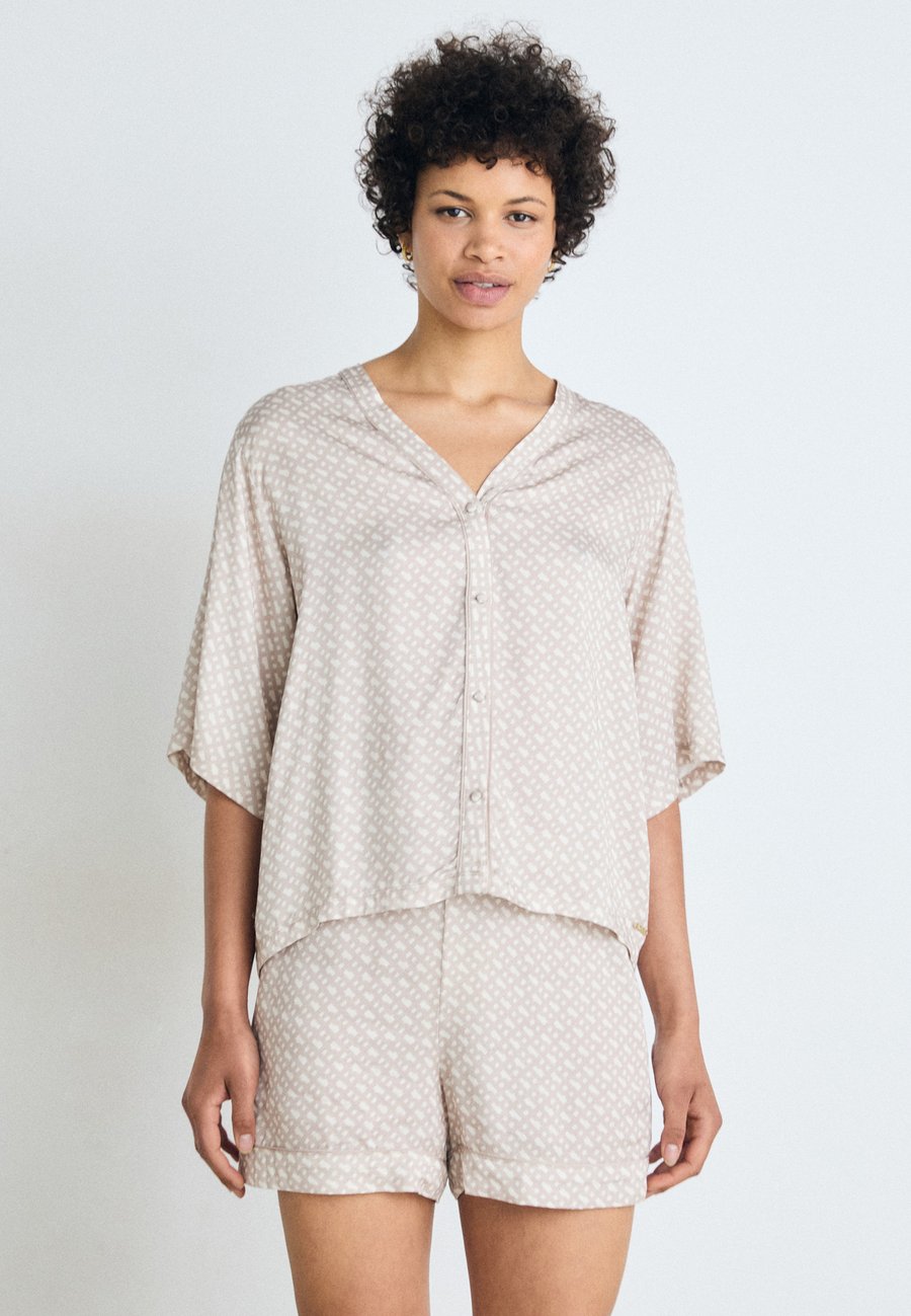 Пижамный топ BOSS Pyjama top, Light Beige/Beige
Пижамный топ BOSS Pyjama top, Light Beige/Beige