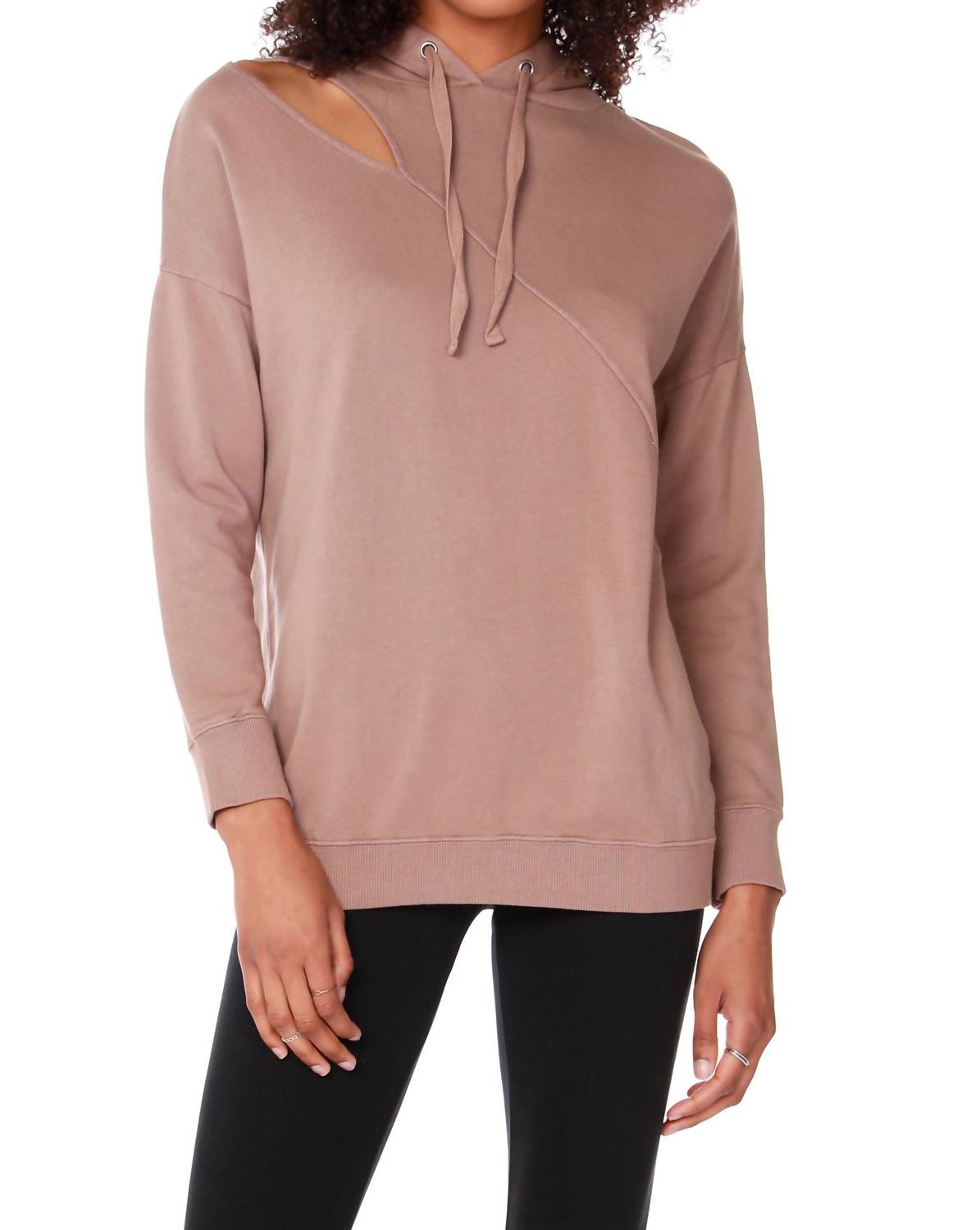 Толстовка с разрезом по шву в стиле Java bobi
Толстовка с разрезом по шву в стиле Java bobi