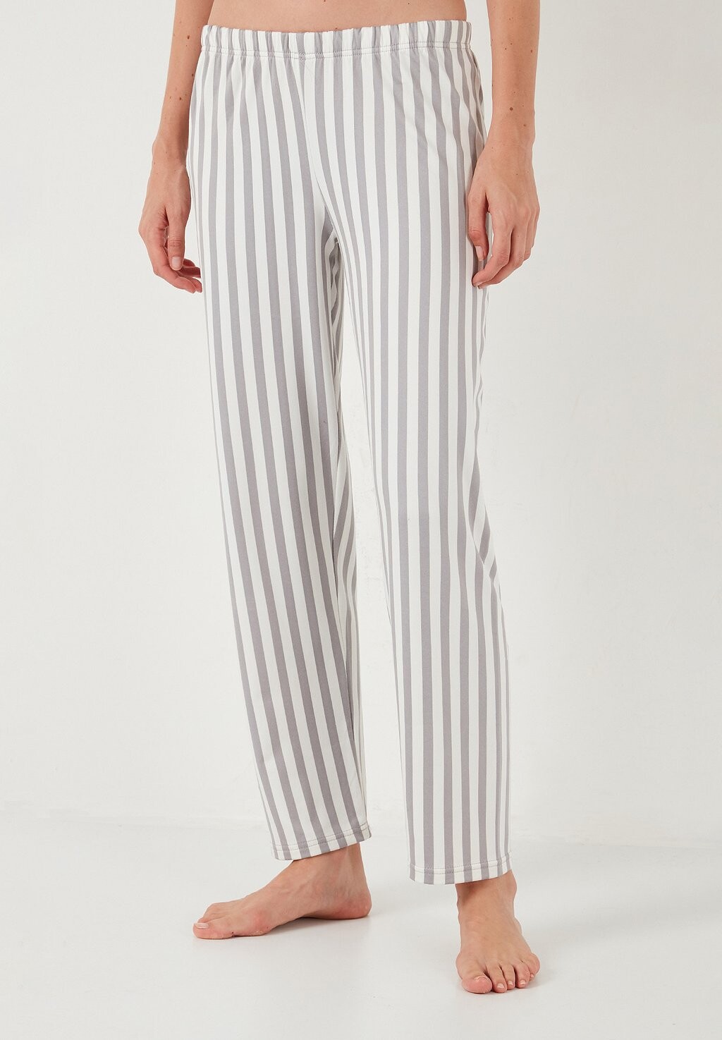 Пижамный комплект SET REGULAR FIT LELA, серый
Пижамный комплект SET REGULAR FIT LELA, серый