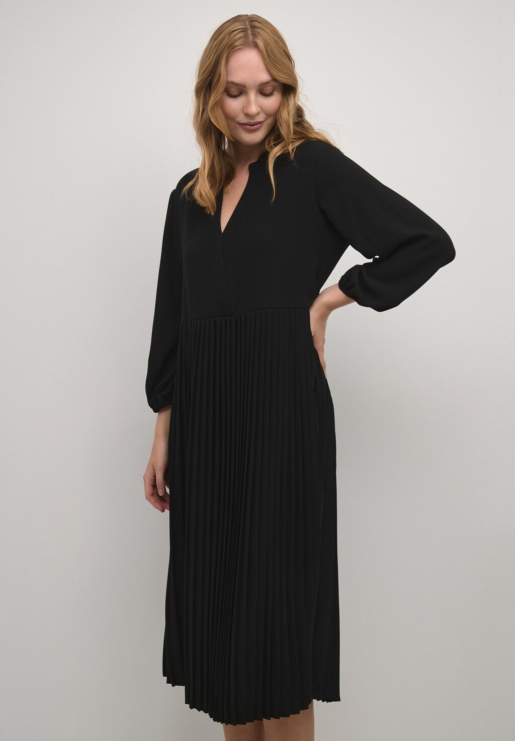 Дневное платье CUBETTY VN Culture, цвет black
Дневное платье CUBETTY VN Culture, цвет black