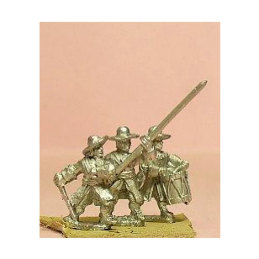 Мушкетеры в простой форме — офицер, знаменосец и барабанщик., European Armies 1660-1745 - Infantry - Command (15mm)
Мушкетеры в простой форме — офицер, знаменосец и барабанщик., European Armies 1660-1745 - Infantry - Command (15mm)