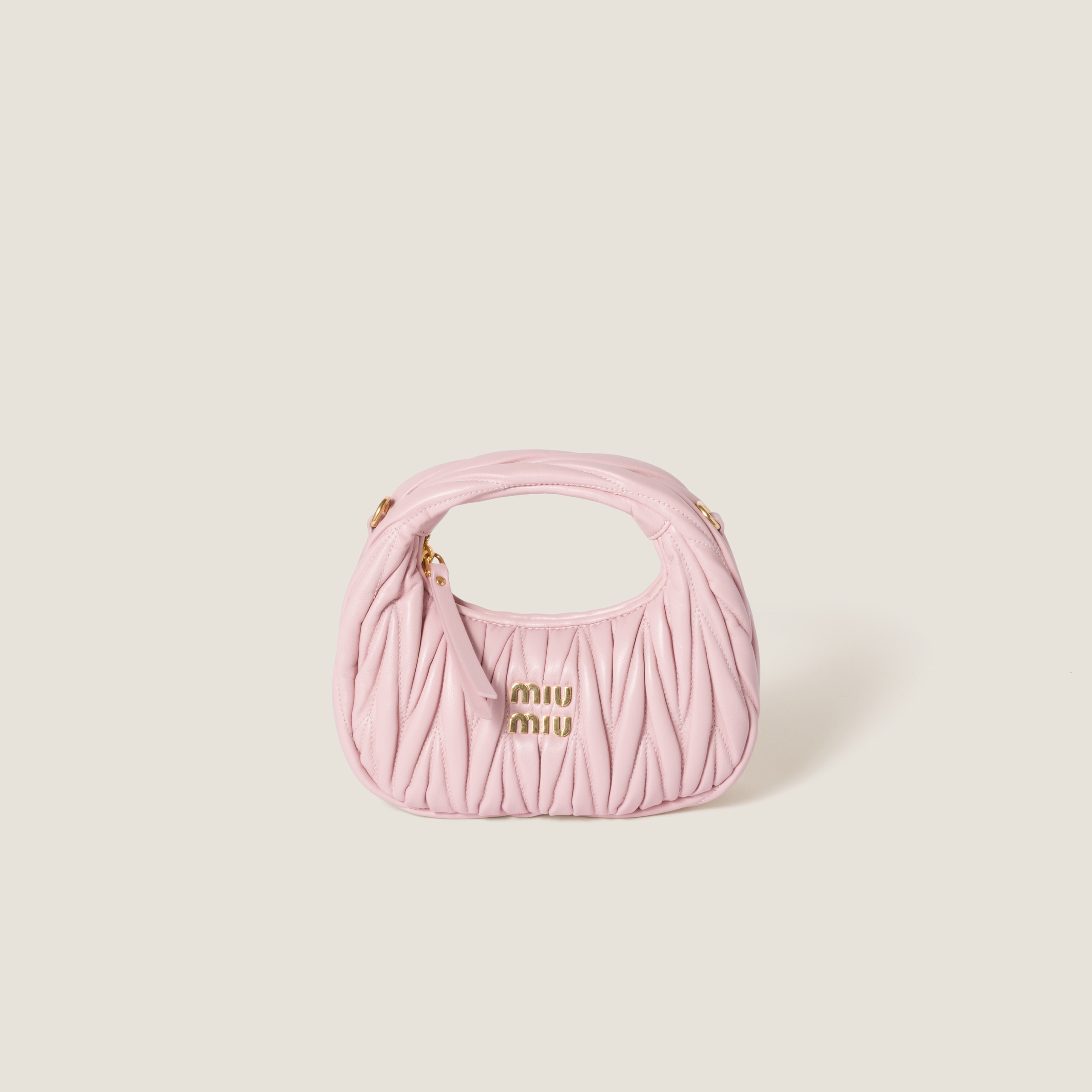Мини-сумка-хобо Wander из мателассé из наппы MIU MIU, розовый
Мини-сумка-хобо Wander из мателассé из наппы MIU MIU, розовый