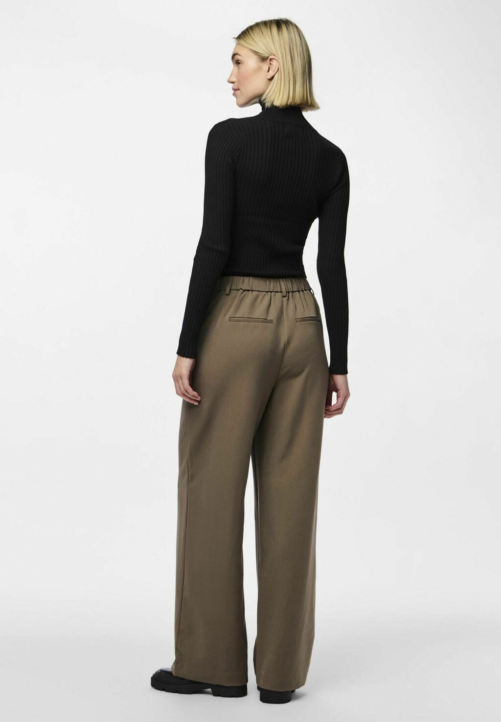 Брюки KAMIL WIDE Pieces, коричневый
Брюки KAMIL WIDE Pieces, коричневый