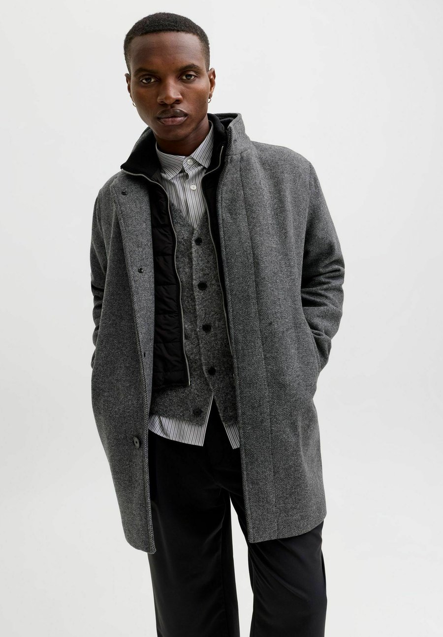 Пальто Jack & Jones PREMIUM Short coat, Dark Grey Melange/Mottled Dark Grey
Пальто Jack & Jones PREMIUM Short coat, Dark Grey Melange/Mottled Dark Grey