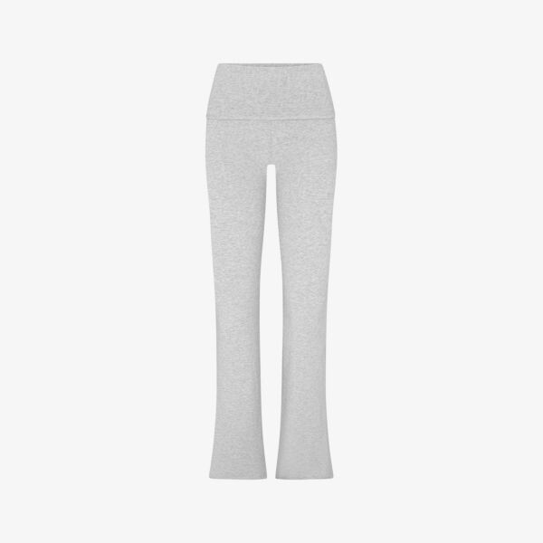 Узкие брюки с высокой посадкой из эластичного трикотажа с отворотами Skims, серый 
Узкие брюки с высокой посадкой из эластичного трикотажа с отворотами Skims, серый