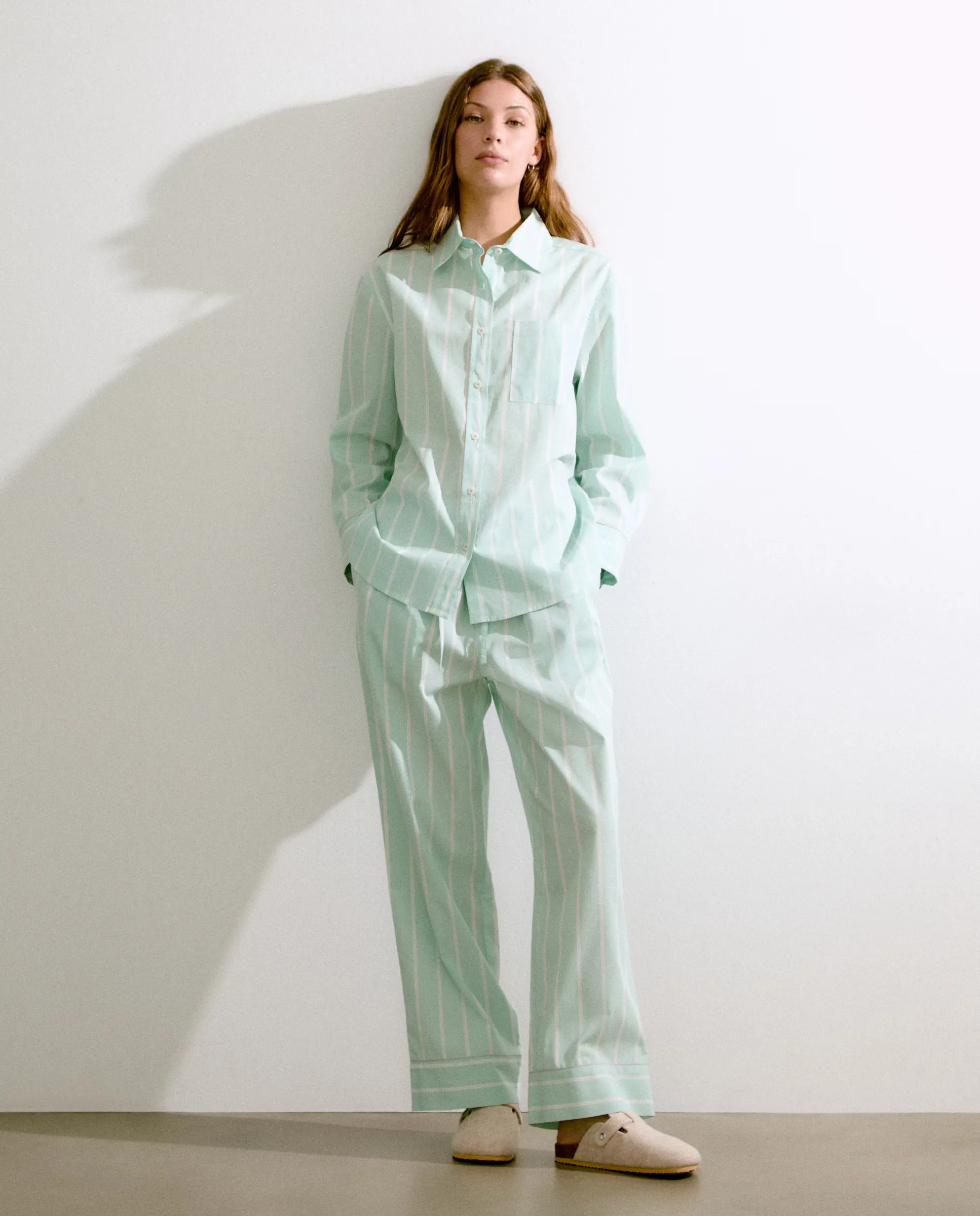 Женская пижама в полоску с рубашечным кроем Énfasis, зеленый
Женская пижама в полоску с рубашечным кроем Énfasis, зеленый