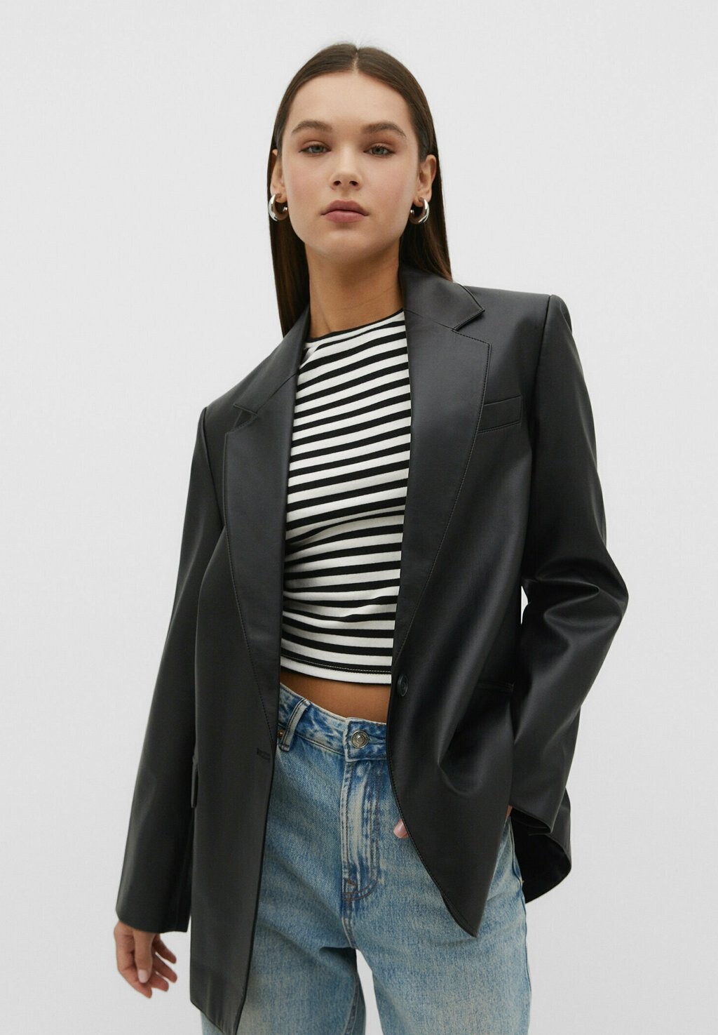 Короткое пальто Stradivarius, цвет black, Черный, Короткое пальто Stradivarius, цвет black
Короткое пальто Stradivarius, цвет black, Черный, Короткое пальто Stradivarius, цвет black