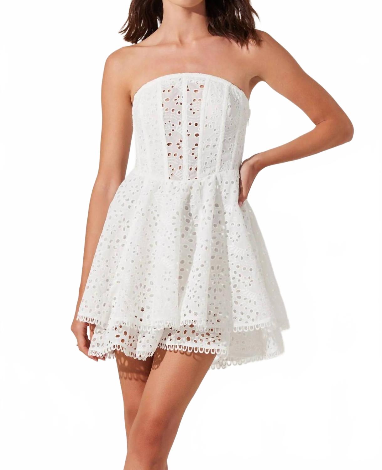 Платье Deasia в белом цвете Astr, белый
Платье Deasia в белом цвете Astr, белый