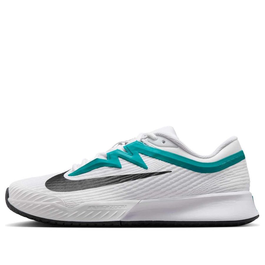 Кроссовки Nike Court Air Zoom Vapor Pro 3 HC 'White Black Radiant Emerald', белый
Кроссовки Nike Court Air Zoom Vapor Pro 3 HC 'White Black Radiant Emerald', белый