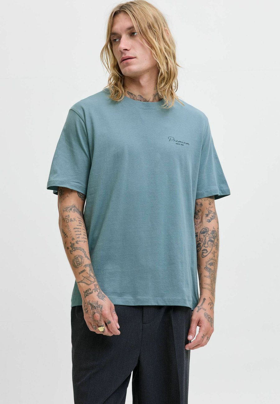 Футболка Jack & Jones PREMIUM Print T-shirt, Goblin Blue/Blue, Синий, Футболка Jack & Jones PREMIUM Print T-shirt, Goblin Blue/Blue
Футболка Jack & Jones PREMIUM Print T-shirt, Goblin Blue/Blue, Синий, Футболка Jack & Jones PREMIUM Print T-shirt, Goblin Blue/Blue