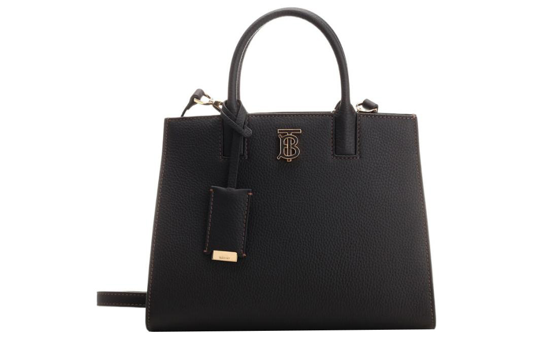 Сумка через плечо из зернёной телячьей кожи женская чёрная Burberry
Сумка через плечо из зернёной телячьей кожи женская чёрная Burberry