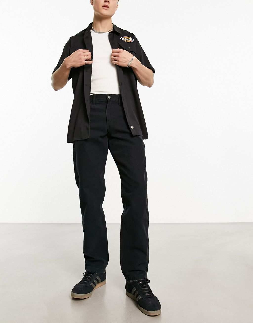 Черные плотные брюки из плотной ткани Dickies, Черный, Черные плотные брюки из плотной ткани Dickies
Черные плотные брюки из плотной ткани Dickies, Черный, Черные плотные брюки из плотной ткани Dickies