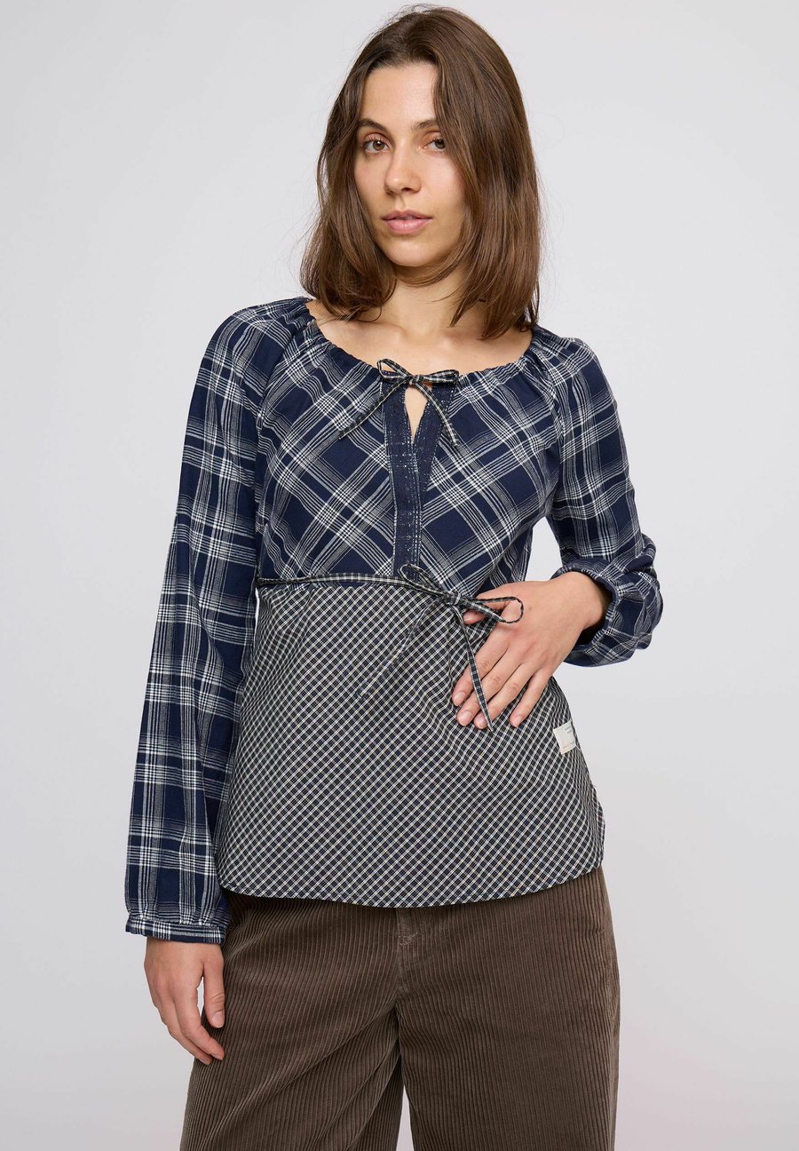 Блуза Odd Molly BENNIOM, Navy/Dark Blue
Блуза Odd Molly BENNIOM, Navy/Dark Blue