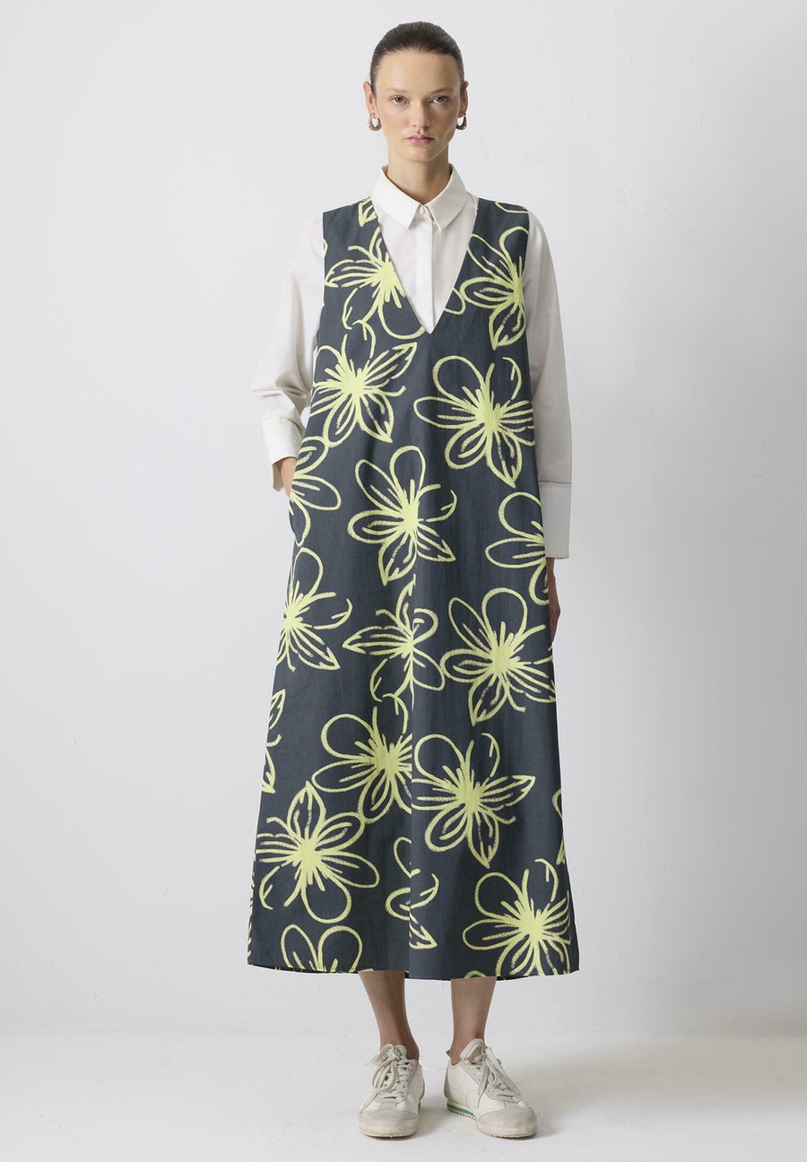 Платье Touché Privé V COLLAR PATTERNED, Black/Anthracite
Платье Touché Privé V COLLAR PATTERNED, Black/Anthracite