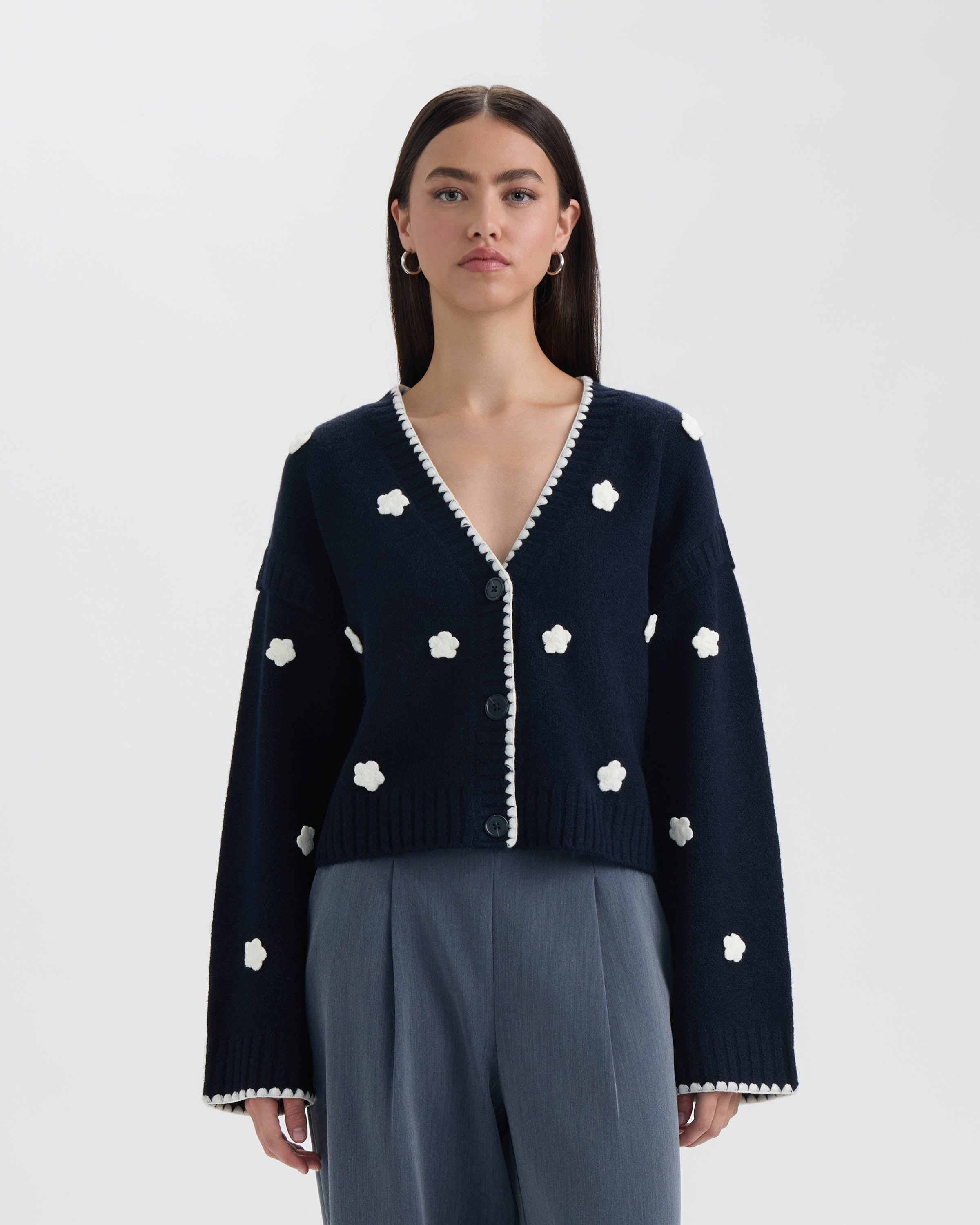 NVLT Женский вязаный цветочный кардиган, темно-синий 
NVLT Женский вязаный цветочный кардиган, темно-синий