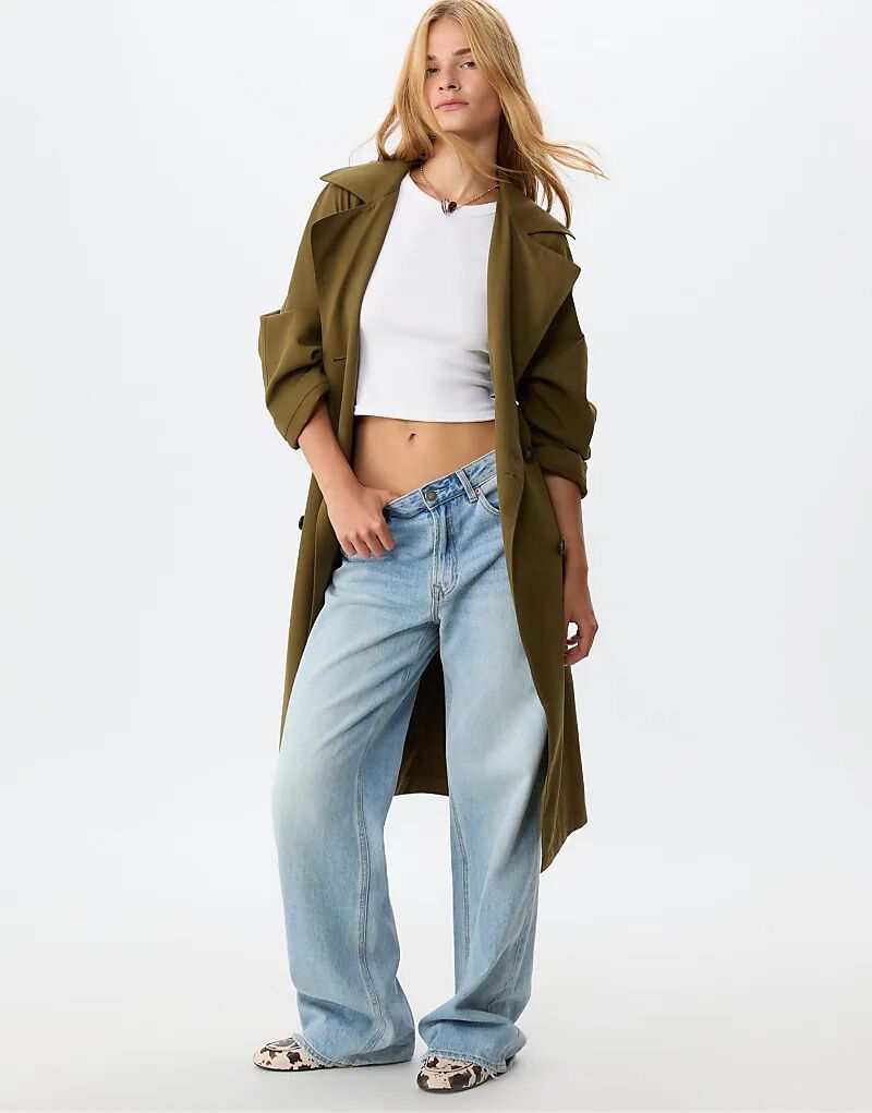 Длинный свободный тренчкот Stradivarius oversize зеленого цвета
Длинный свободный тренчкот Stradivarius oversize зеленого цвета