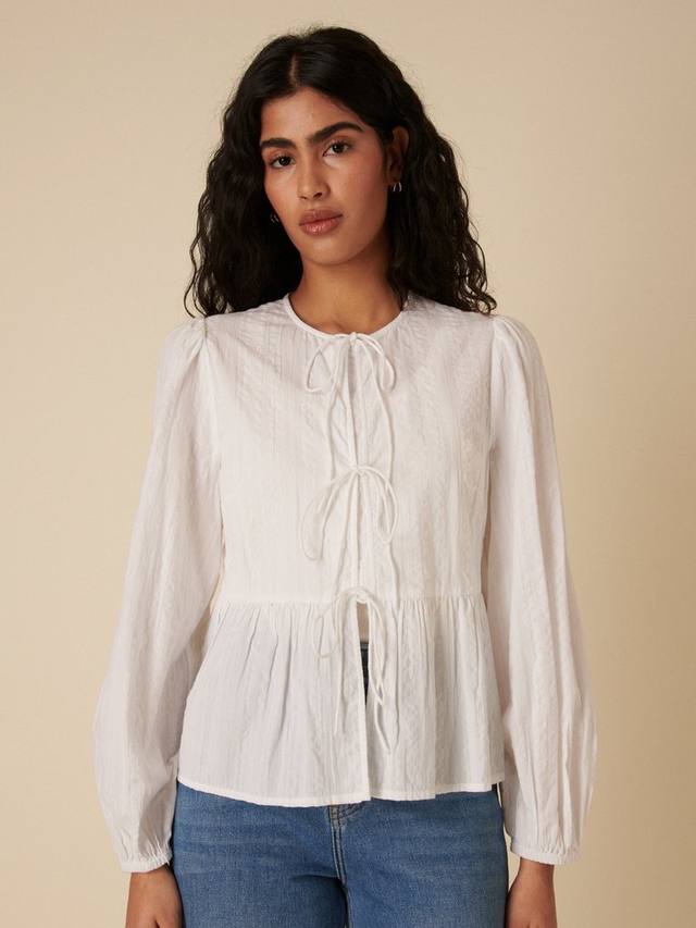 Топ из чистого органического хлопка с галстуком bernice спереди Nobody's Child, белый
Топ из чистого органического хлопка с галстуком bernice спереди Nobody's Child, белый