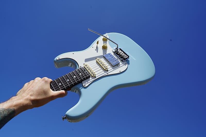 Электрогитара Schecter DIAMOND SERIES PROTOTYPE Traditional - Sonic Blue 6-String w/ Case 
Электрогитара Schecter DIAMOND SERIES PROTOTYPE Traditional - Sonic Blue 6-String w/ Case