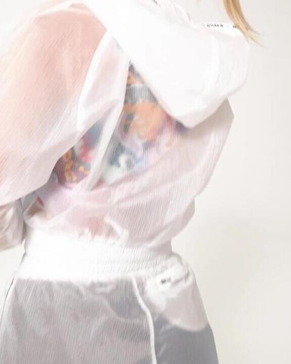 Женская аэробная короткая худи Domyos - Capsule - прозрачный белый
Женская аэробная короткая худи Domyos - Capsule - прозрачный белый