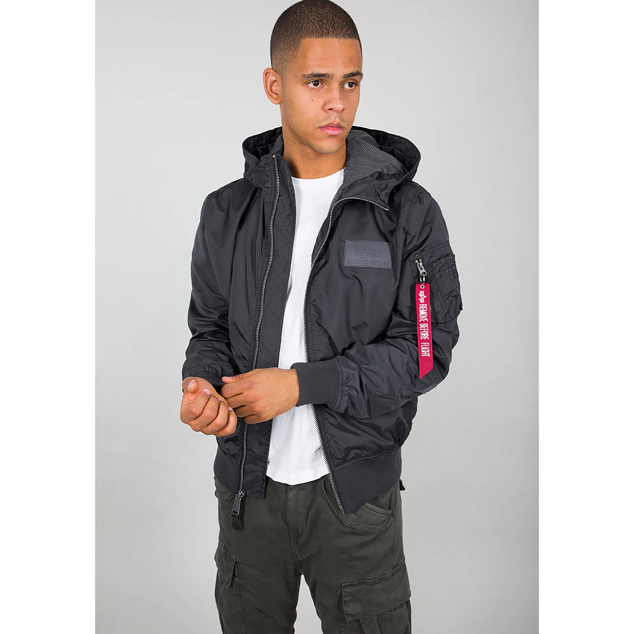 Куртка-бомбер Alpha Industries " Alpha Industries Мужчины - Куртки-бомберы MA-1 LW с капюшоном", серый
Куртка-бомбер Alpha Industries " Alpha Industries Мужчины - Куртки-бомберы MA-1 LW с капюшоном", серый