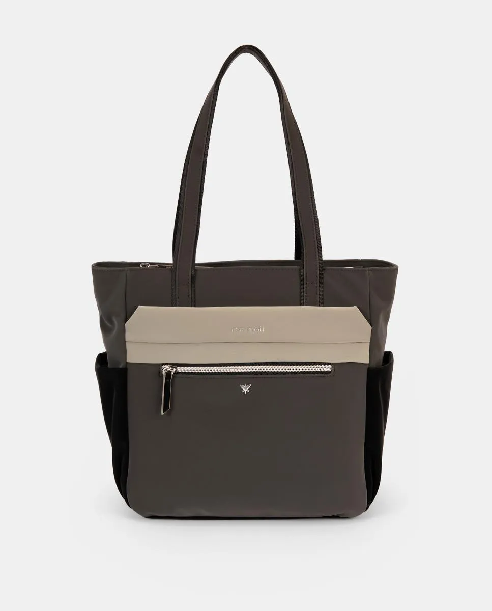 Сумка с приятным на ощупь материалом и боковыми карманами Pepe Moll, темно-серый
Сумка с приятным на ощупь материалом и боковыми карманами Pepe Moll, темно-серый