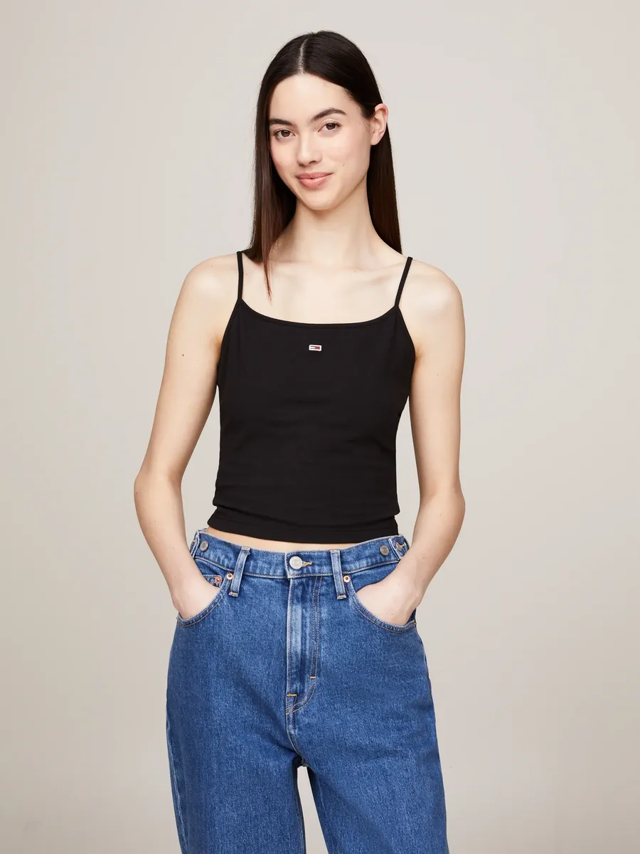 Майка-спагетти Tommy Jeans "Crop Essential Strap Tank Top, короткая", с регулируемым логотипом бренда на тонких бретельках, черный
Майка-спагетти Tommy Jeans "Crop Essential Strap Tank Top, короткая", с регулируемым логотипом бренда на тонких бретельках, черный