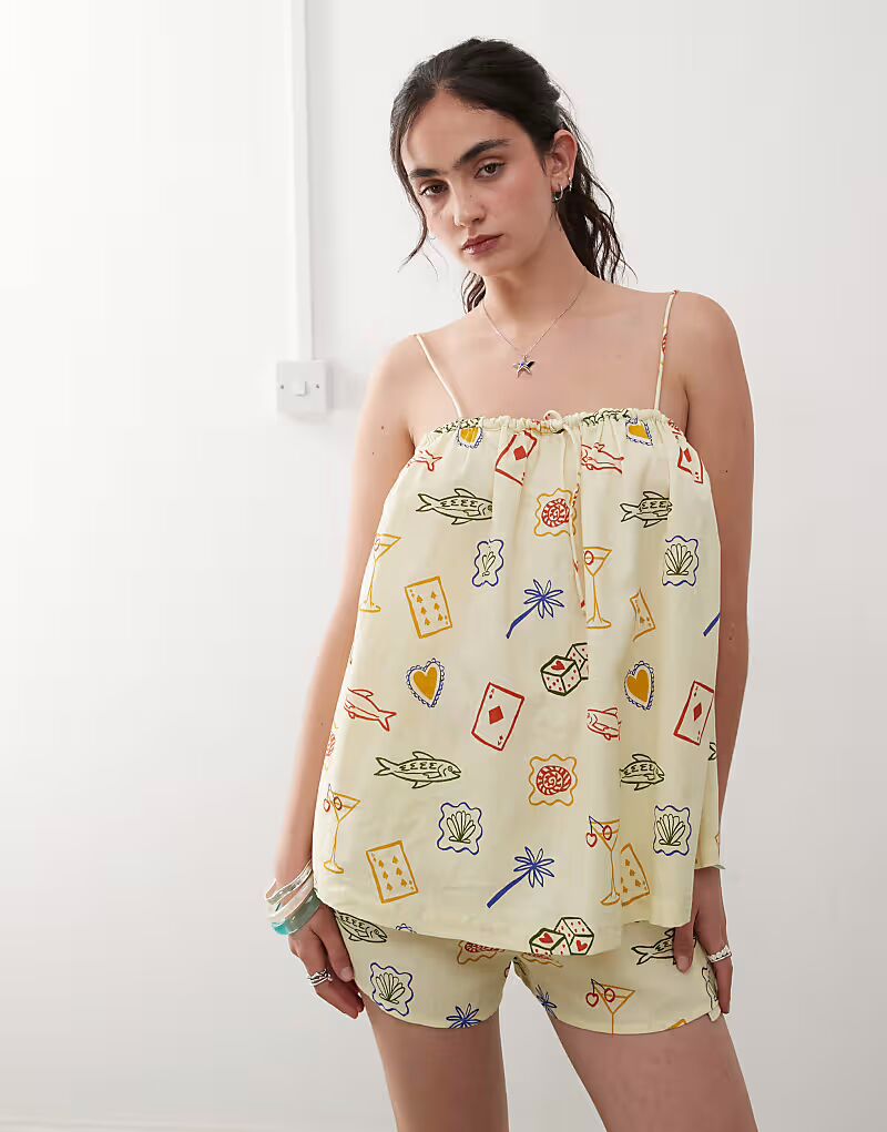 Восстановленный винтажный пляжный халат-трапеция с желтым почтовым принтом Reclaimed Vintage
Восстановленный винтажный пляжный халат-трапеция с желтым почтовым принтом Reclaimed Vintage