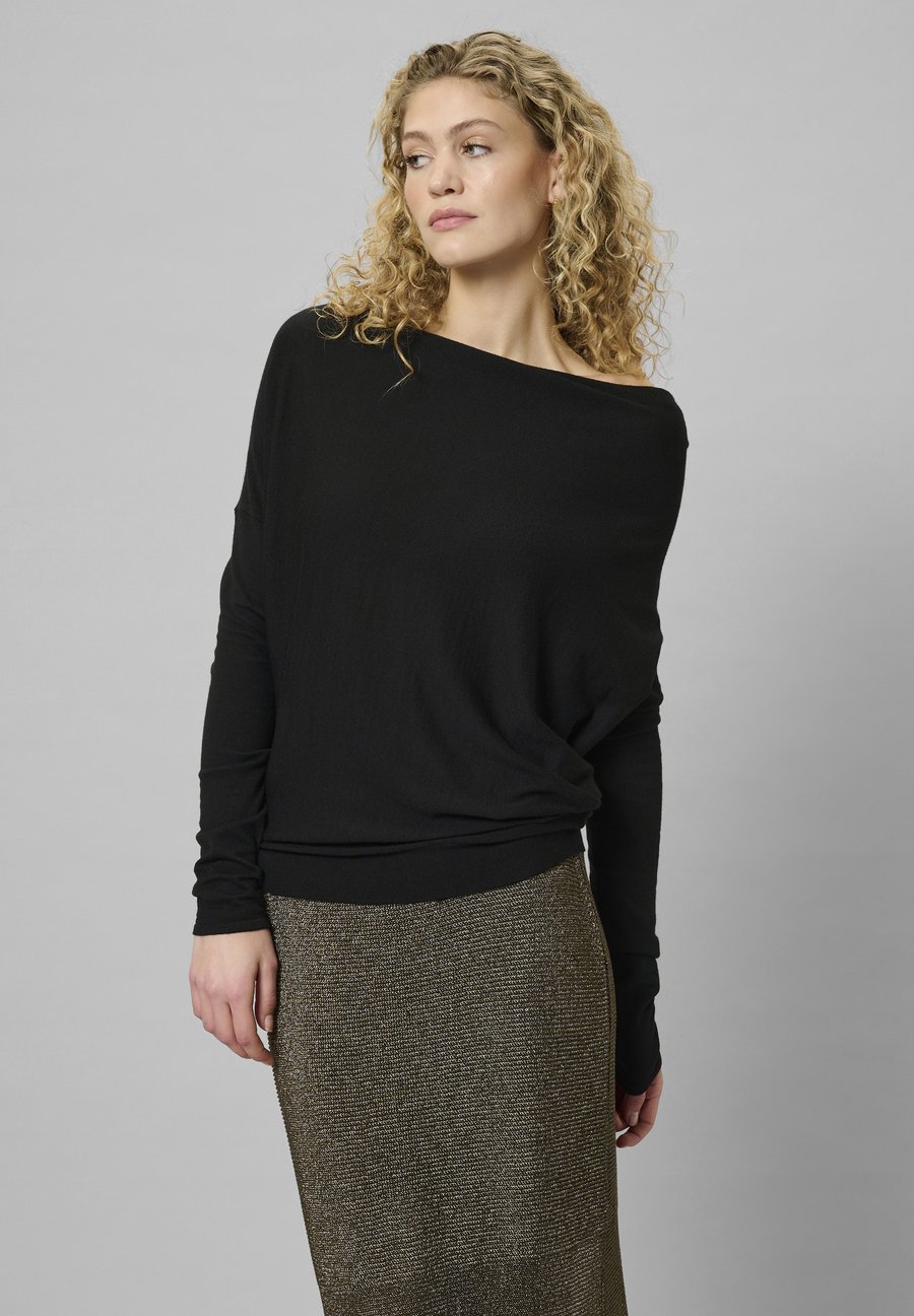 Джемпер My Essential Wardrobe MWPOLLY WATERFALL KNIT BLOUSE, Black
Джемпер My Essential Wardrobe MWPOLLY WATERFALL KNIT BLOUSE, Black
