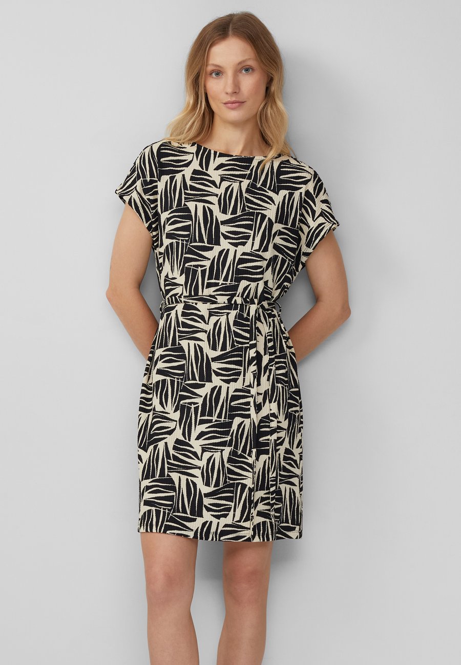 Платье s.Oliver STRUKTURIERTES IM MIT BINDEGÜRTEL, Schwarz/Black
Платье s.Oliver STRUKTURIERTES IM MIT BINDEGÜRTEL, Schwarz/Black