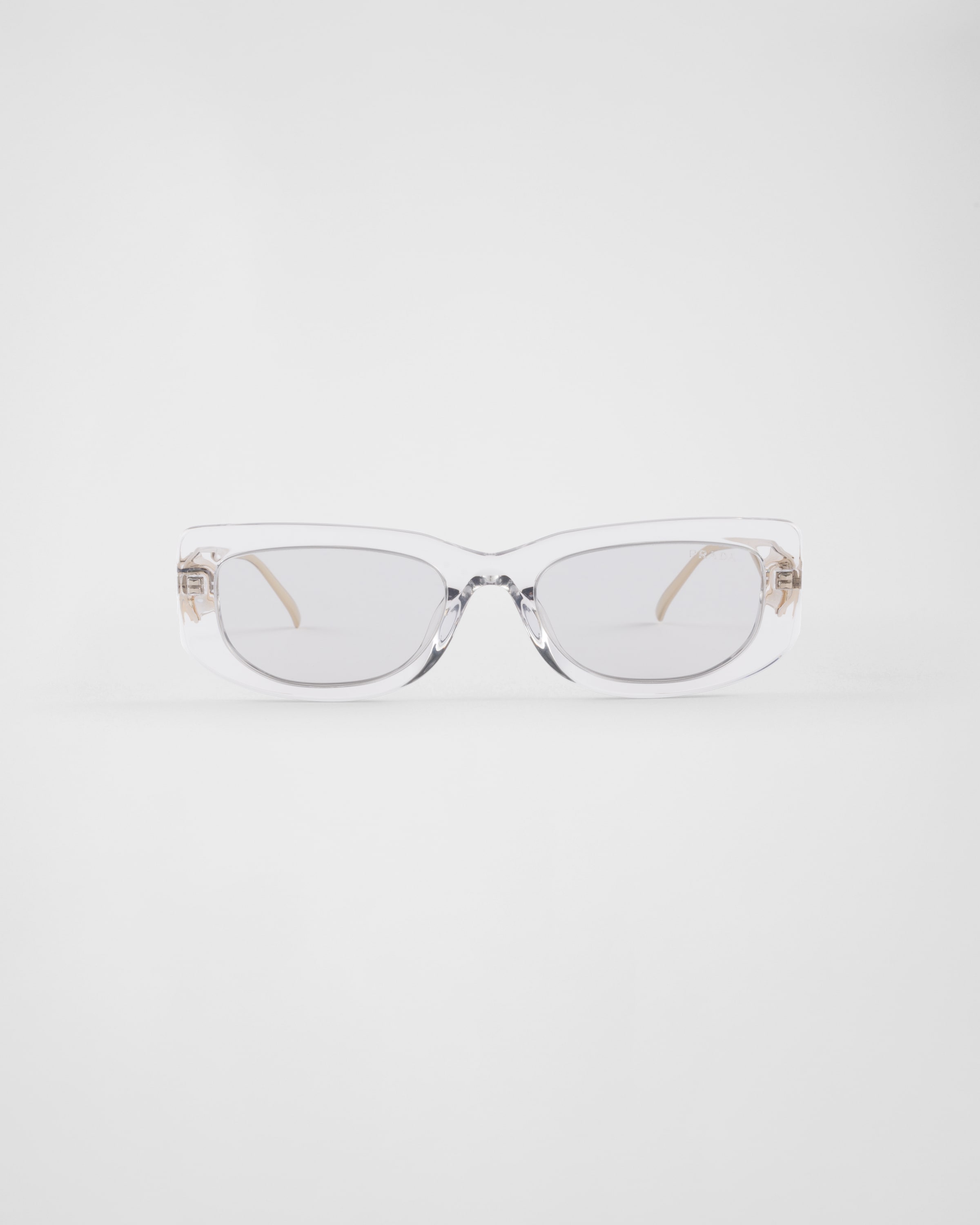 Солнцезащитные очки Prada с треугольным логотипом Prada, светло-серые линзы
Солнцезащитные очки Prada с треугольным логотипом Prada, светло-серые линзы