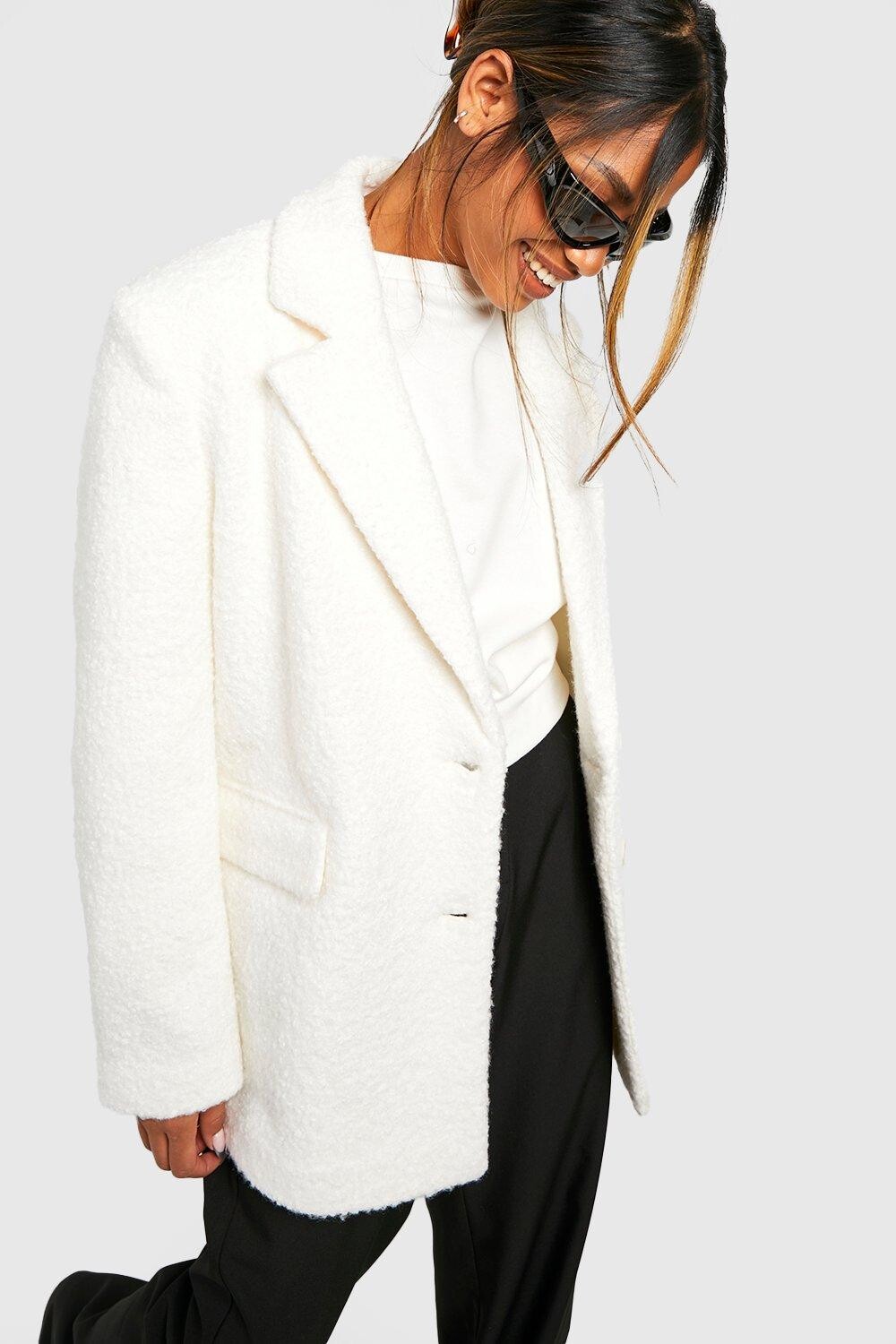 Двубортный пиджак из шерсти Boohoo, экру
Двубортный пиджак из шерсти Boohoo, экру