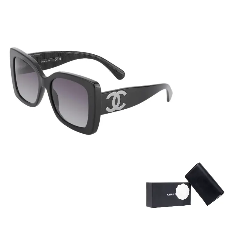 CHANEL Солнцезащитные очки с пластиковой оправой нестандартной формы унисекс черные, Black
CHANEL Солнцезащитные очки с пластиковой оправой нестандартной формы унисекс черные, Black