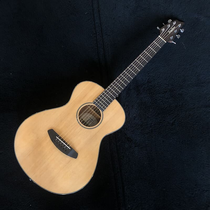 Акустическая гитара Breedlove Discovery Companion Natural 3lbs, 10oz
Акустическая гитара Breedlove Discovery Companion Natural 3lbs, 10oz