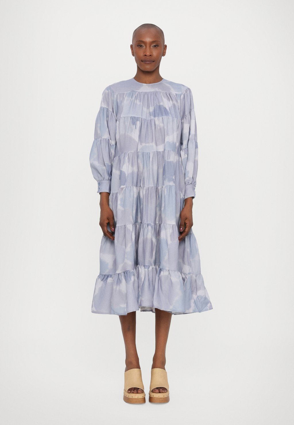 Повседневное платье IBI DRESS Helmstedt, синий
Повседневное платье IBI DRESS Helmstedt, синий