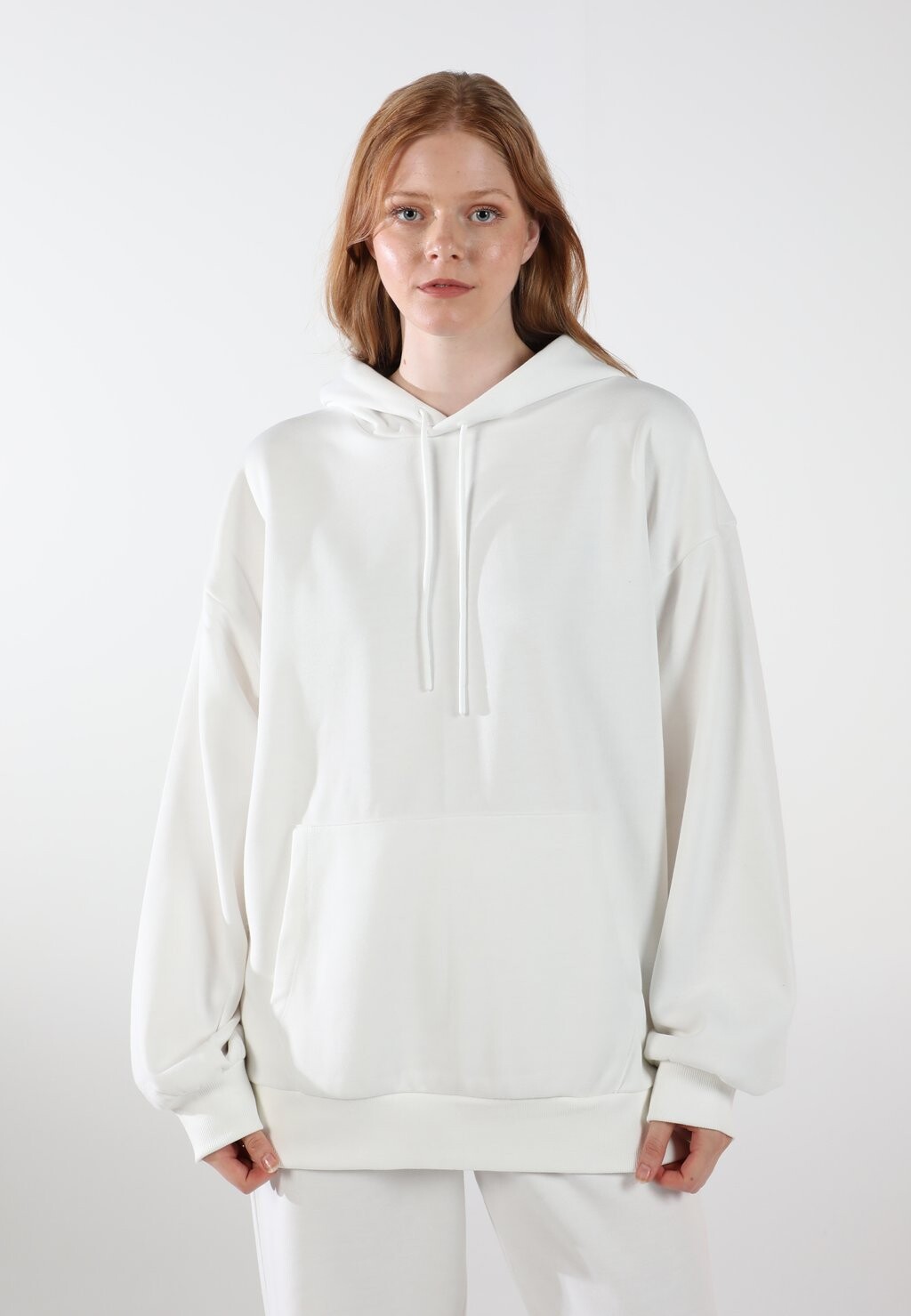 Толстовка OVERSIZED UNISEX LOOSE FIT ELEVATE EOSELIO, цвет cloudy white 
Толстовка OVERSIZED UNISEX LOOSE FIT ELEVATE EOSELIO, цвет cloudy white