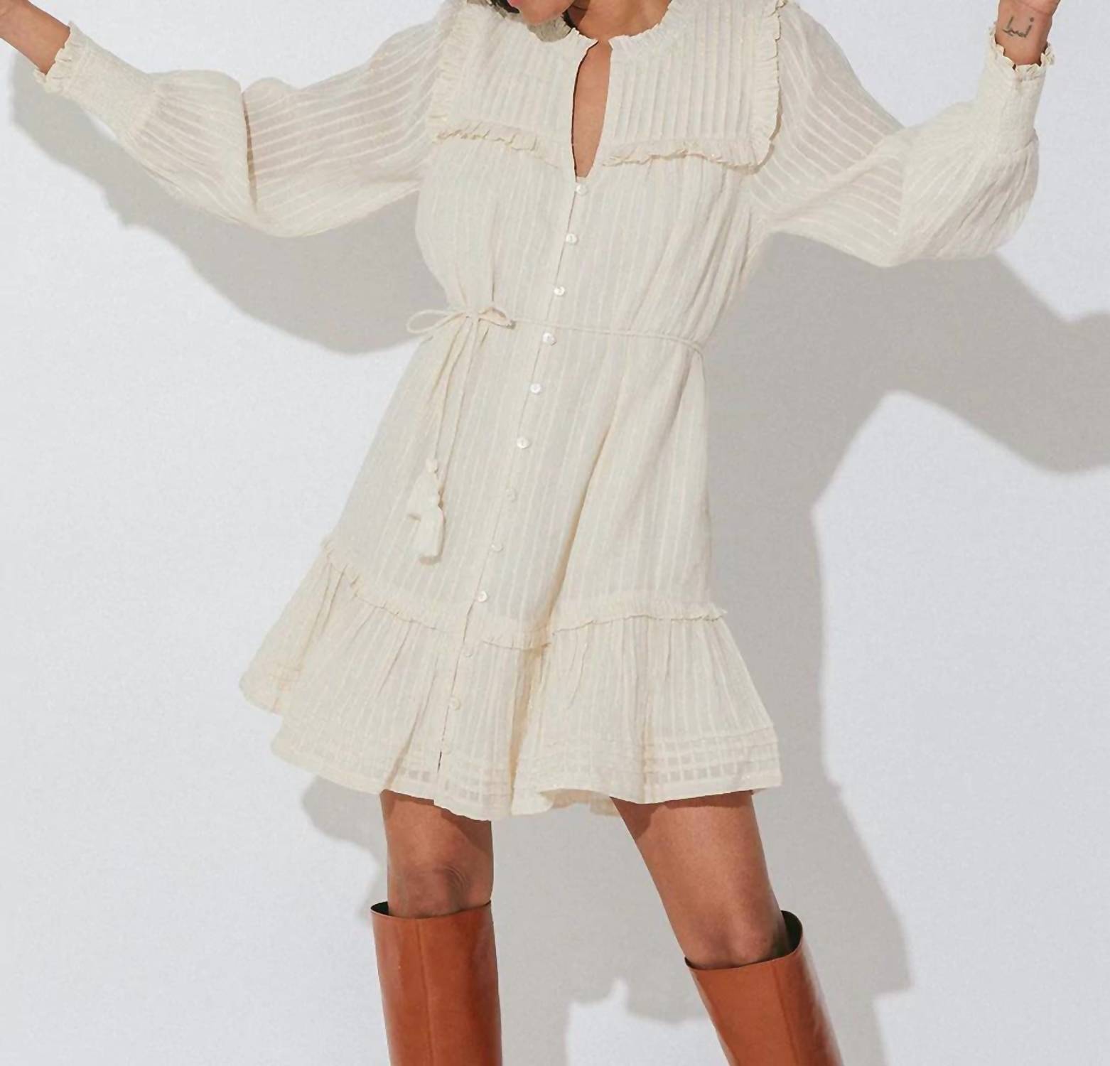 Платье-миди Celene цвета слоновой кости Cleobella
Платье-миди Celene цвета слоновой кости Cleobella