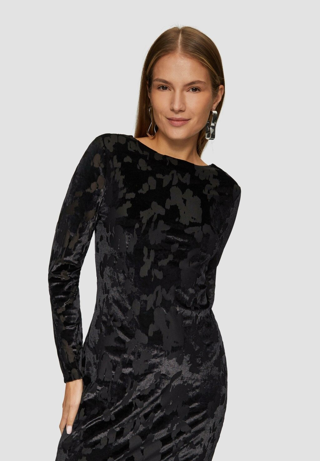 Платье-футляр s.Oliver BLACK LABEL, черный
Платье-футляр s.Oliver BLACK LABEL, черный