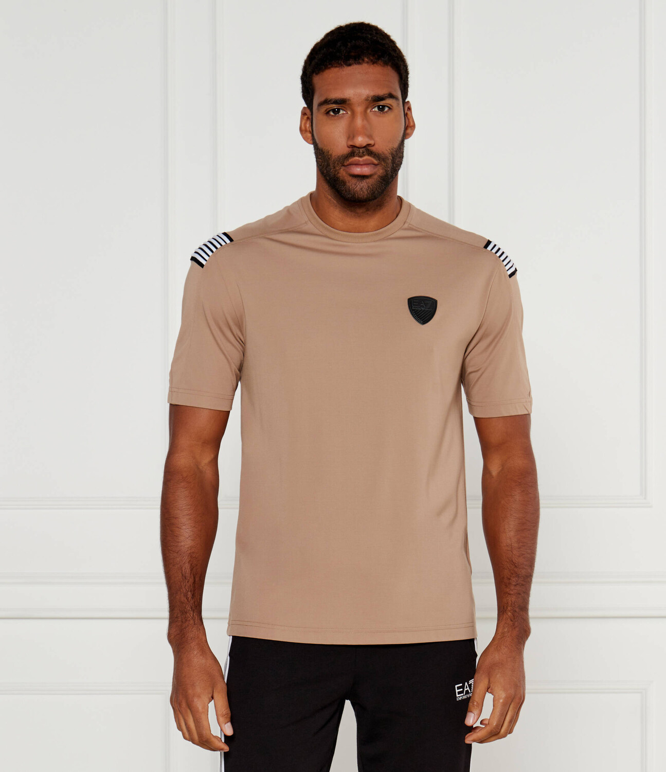 Футболка EA7 Regular Fit, бежевый
Футболка EA7 Regular Fit, бежевый