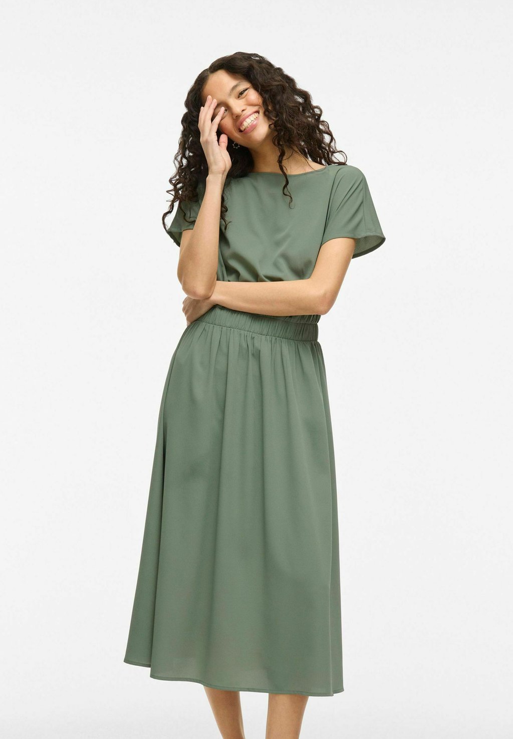 Повседневное платье MIDI KURZARM VILA, цвет Laurel Wreath
Повседневное платье MIDI KURZARM VILA, цвет Laurel Wreath